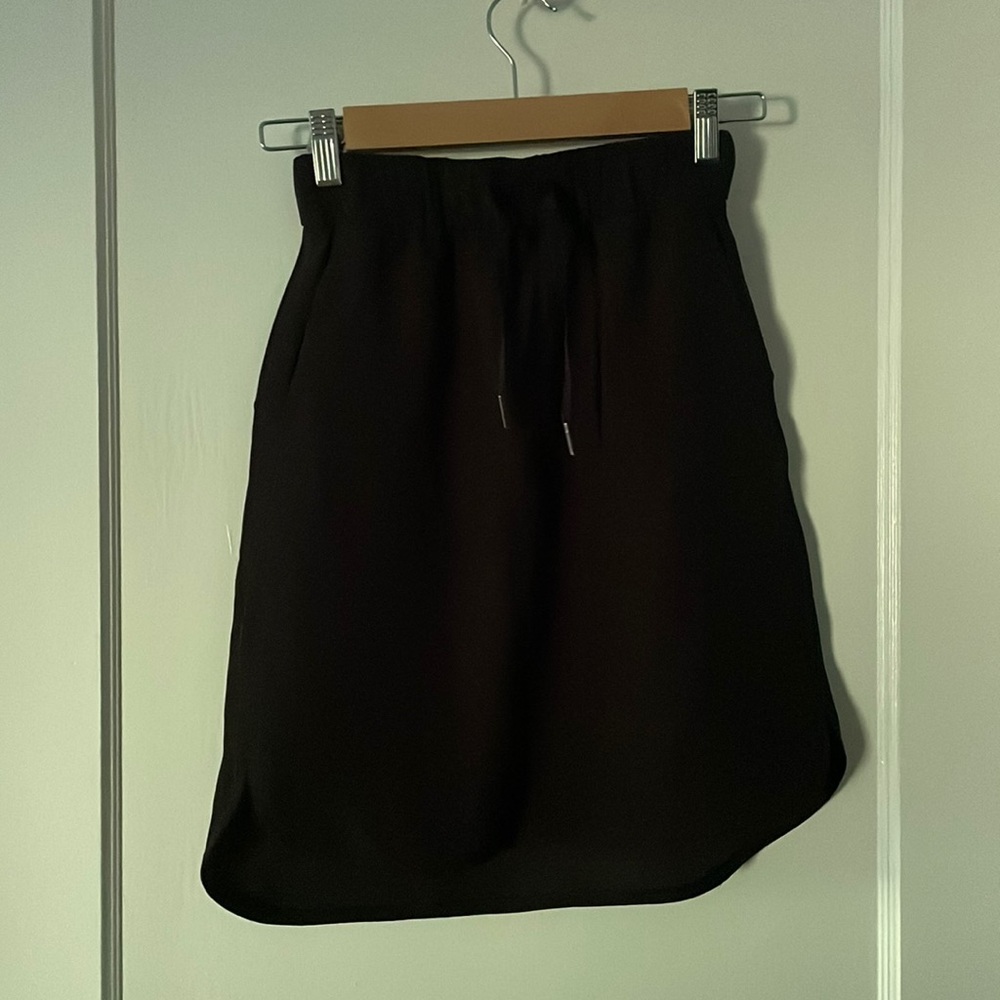 Lululemon “The Fly Skirt” Black, Size 2